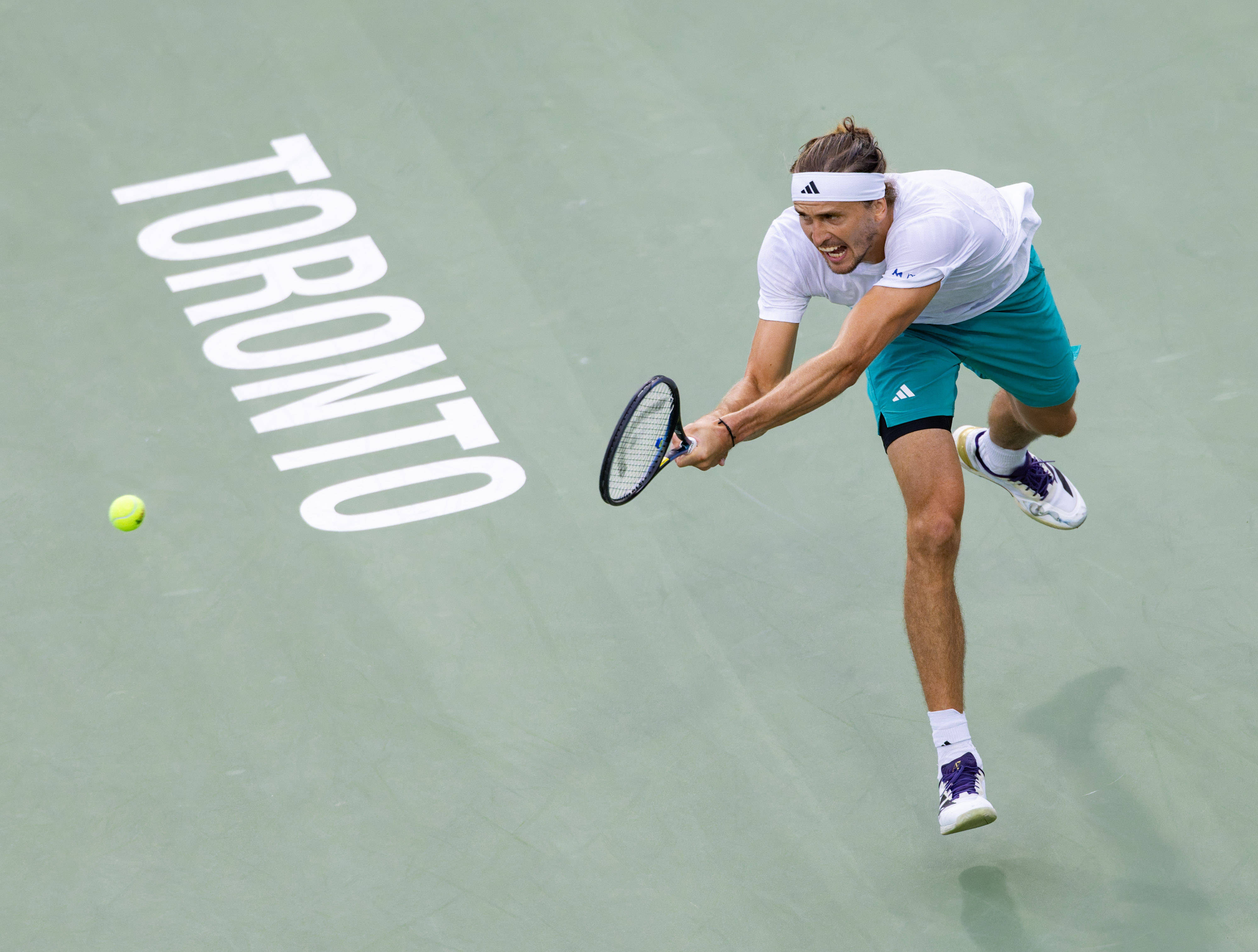 德国网球队轻取澳大利亚网球队，兹维列夫绝境逆转