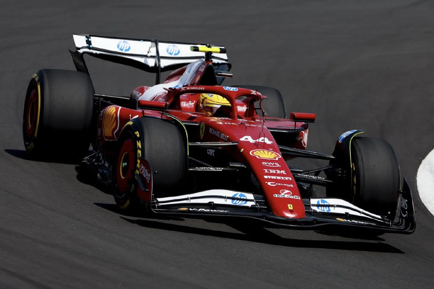 关于法拉利鏖战红牛二队，阿隆索状态火热的信息