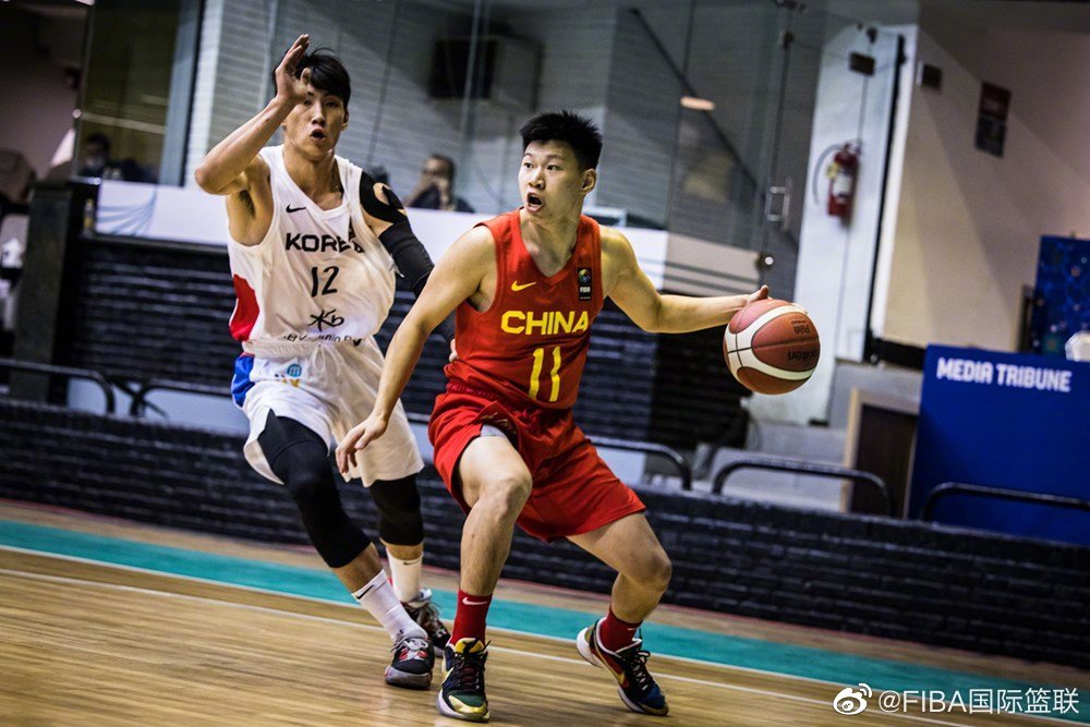 韩国队逆转泰国队,黄鸭组合惊艳四座 韩国队逆转泰国队,黄鸭组合惊艳四座