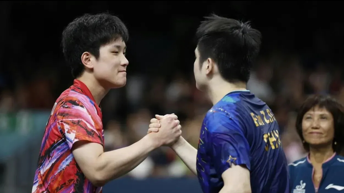 波兰队鏖战中国队,张本智和点燃赛场 波兰队鏖战中国队,张本智和点燃赛场