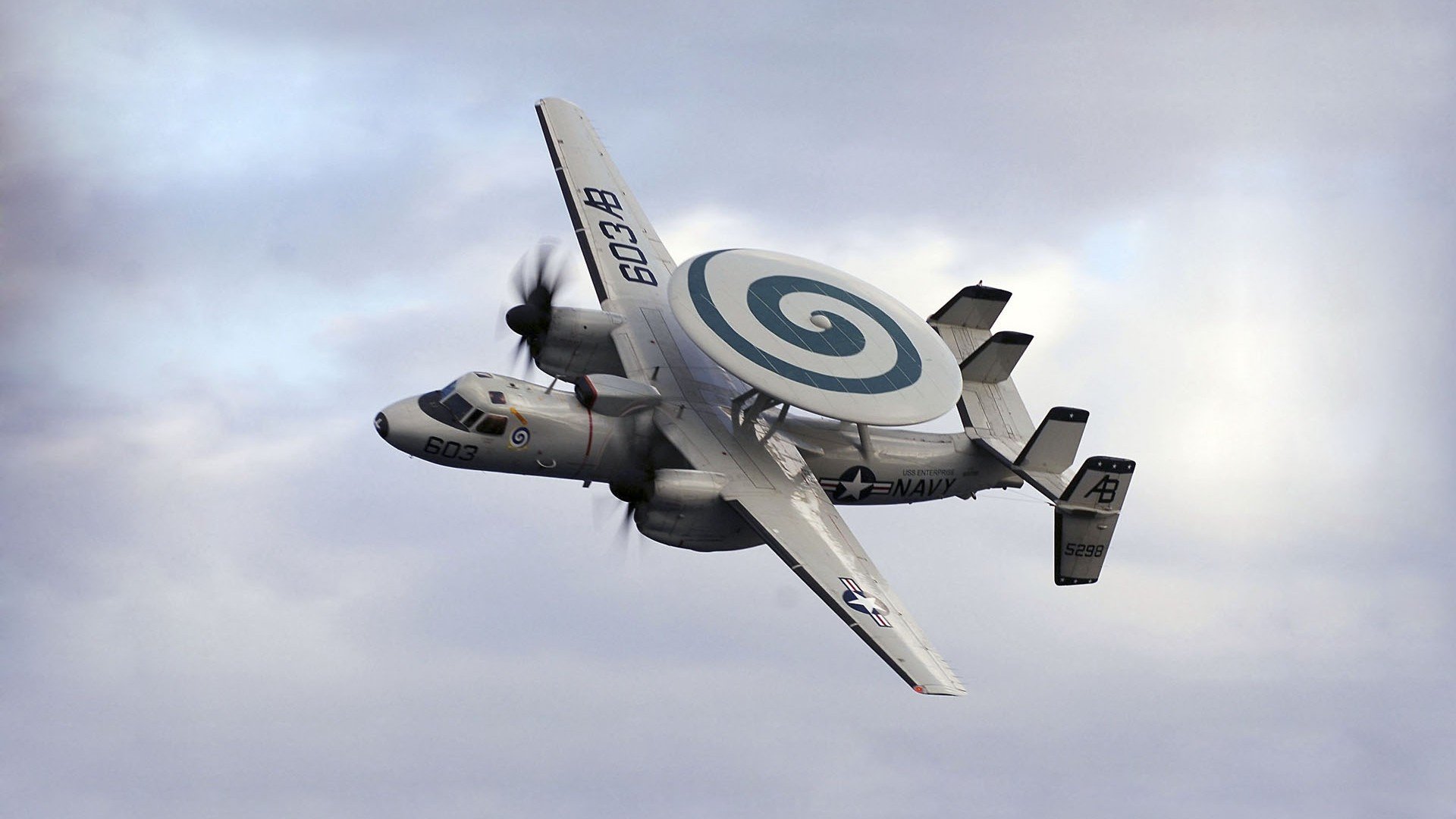 维苏威与斗牛士的搏命乐章当那不勒斯的海洋吞没西班牙的烈焰